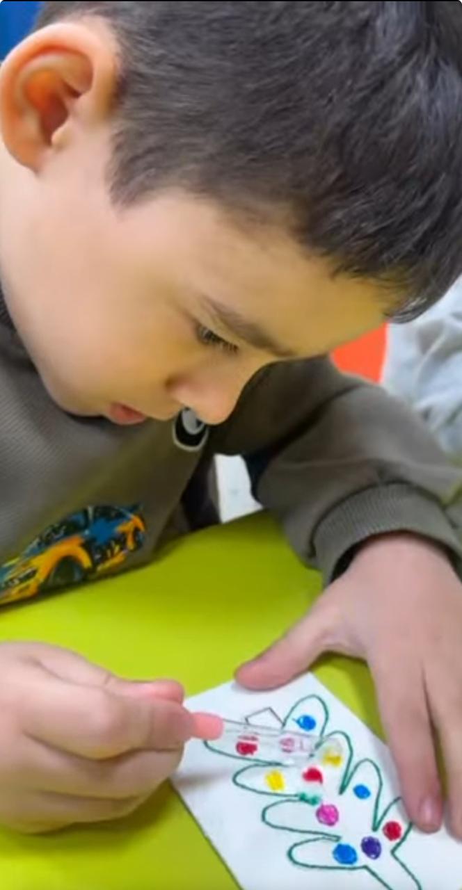 Предшкольная группа Күнім: Красивая ёлочка